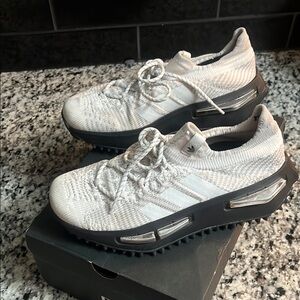 Adidas Knit Sneakers in White and Black- Like New Adidas NMD S1